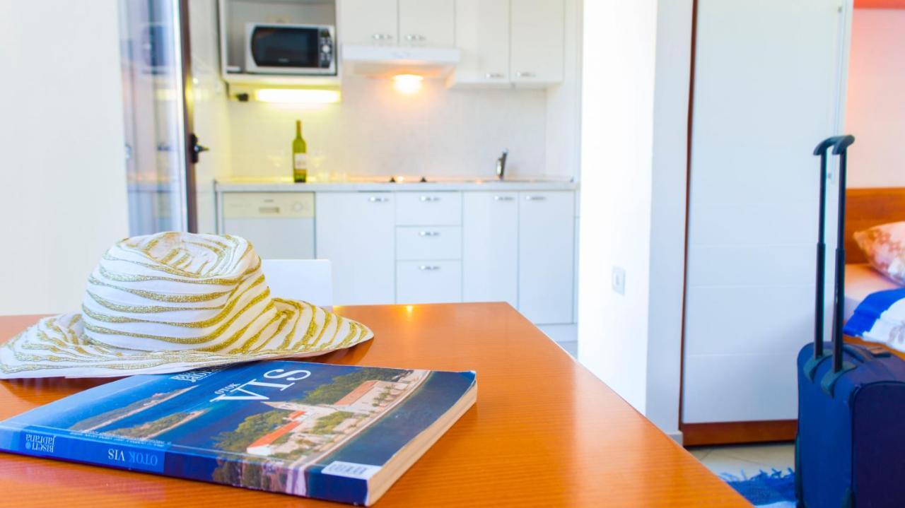 וויס The Sea House Apartments מראה חיצוני תמונה